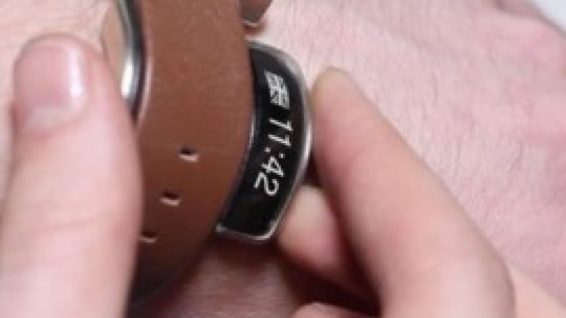 Turn your clock to smartwatch with Glance