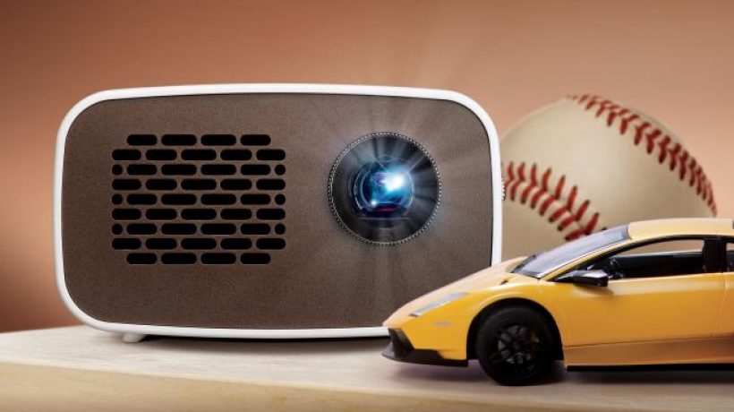 The LG HD MiniBeam plays the card of their small size