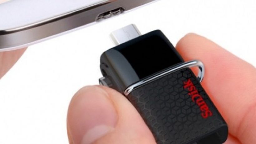 SandDisk Ultra Dual USB 3.0 Drive at CES 2015 with Android application
