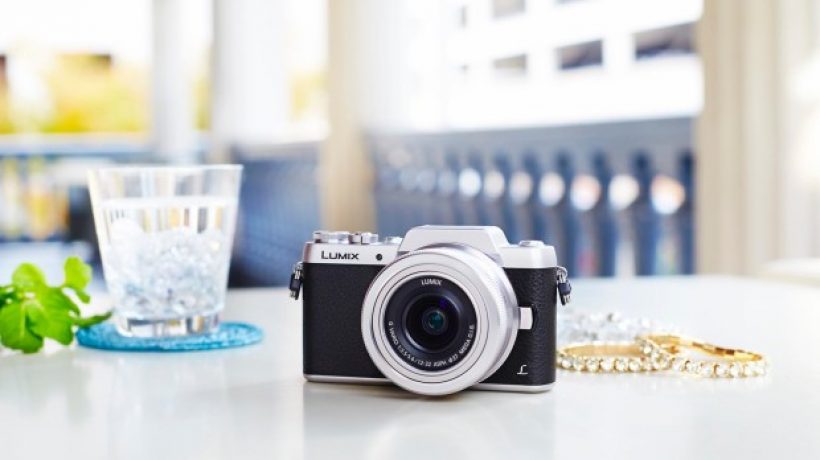 Panasonic LUMIX GF7 compact camera with interchangeable lens
