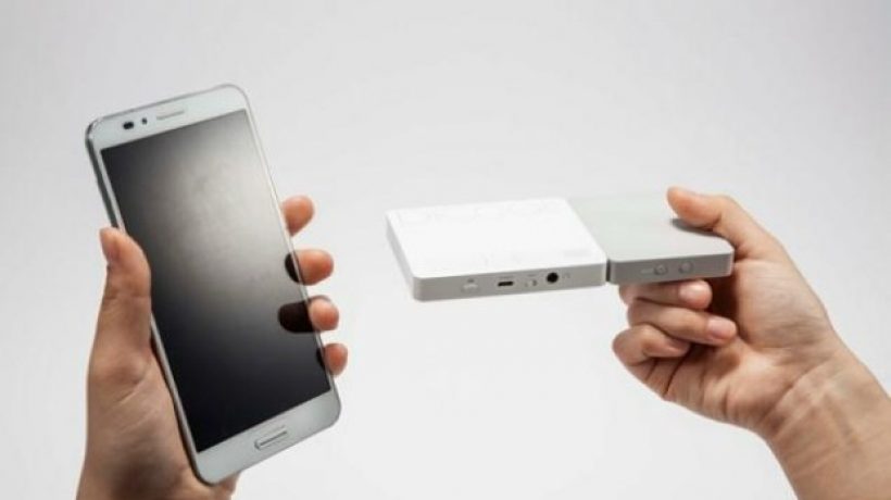PicoAir portable projector for smartphones